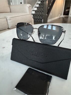 NWT Privé Revaux Purr/S Polarized Oversized Square Sunglasses with case & cloth